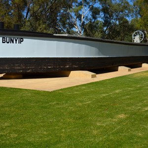 Lock 5 and Weir Renmark