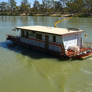 Lock 5 and Weir Renmark