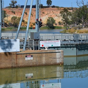 Lock 4 & Weir - Bookpurnong