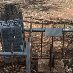 Mrs Ralton Grave & her 2 Children