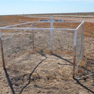 Roadside Grave 