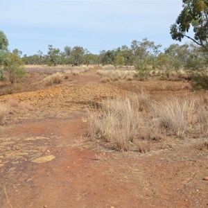 Combo Waterhole Carpark well defined track to follow to the waterhole