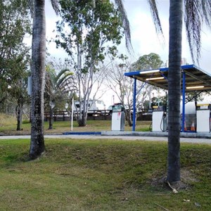 Collosseum Creek fuel pumps and caravan park