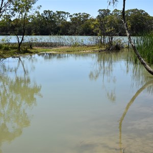 Nelbuck Creek Entrance - Murray River