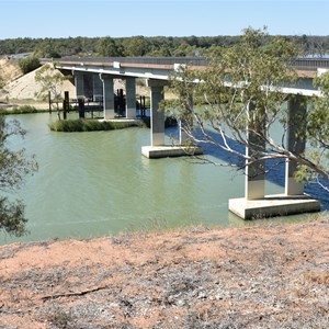 Kingston on Murray Bridge Lookout