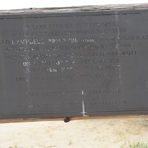 Lake Eyre Information Shelter