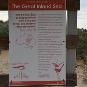 Lake Eyre Information Shelter