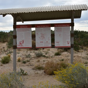 Lake Eyre Information Shelter