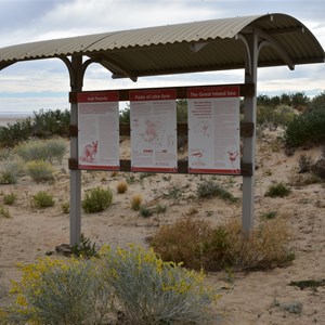 Lake Eyre Information Shelter