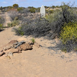 Strangways Springs Cemetery 