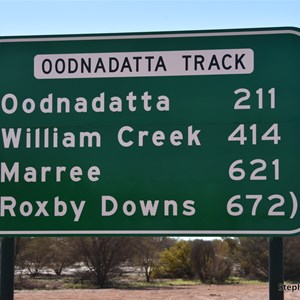 Start of Oodnadatta Track - Marla