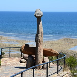 Tjilbruke Monument and Lookout