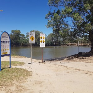 Sandy Point Free Camp