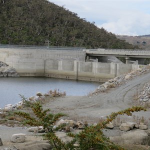 Auxilliary spillway