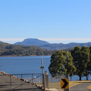 Lake Maroon & Maroon Dam retaining wall