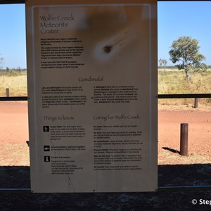 Wolfe Creek Meteorite Crater National Park Information Shelter