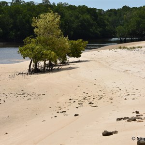 Lombuy ( Crocodile Creek )