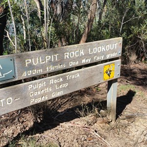 Signage at Pulpit Rock Carpark