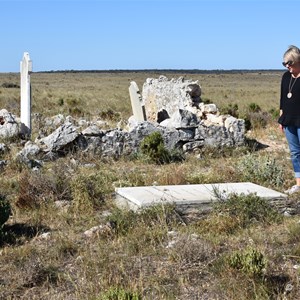 Old Yalata Homestead Cemetery 