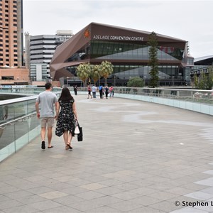 Adelaide Riverbank Pedestrian Bridge