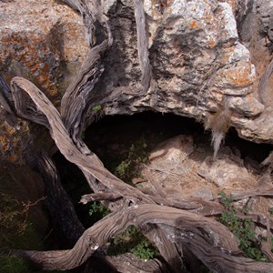 Koomooloobooka Cave