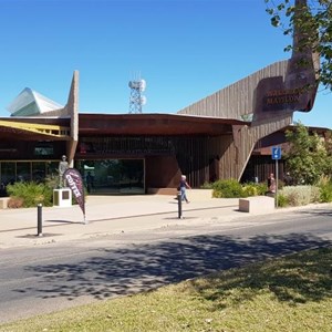 Entrance & cafe - Waltzing Matilda Centre