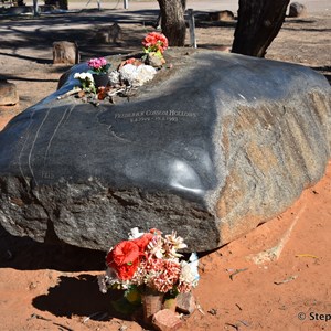 Fred Hollows Grave and Monument