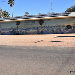 Lightning Ridge Outback Resort & Caravan Park 