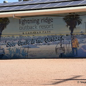 Lightning Ridge Outback Resort & Caravan Park 