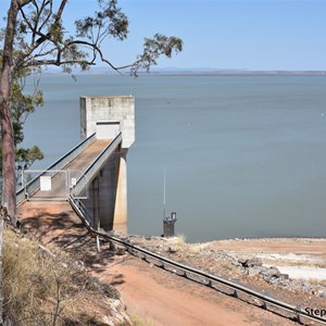 Fairbairn Dam Lookout 