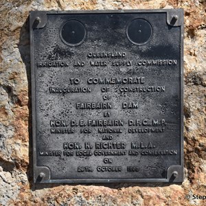 Fairbairn Dam Lookout 