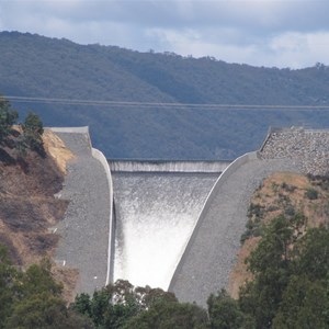 Spillway passing 150 cumecs Dec 2010