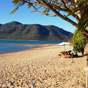 Along the beach to Gloucester Island