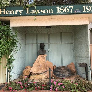 Henry Lawson Statues