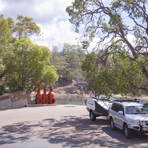 Bend in Weir Rd at toilet block