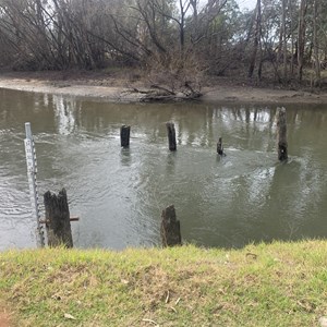 Murray Valley Hwy & Kiewa River Walking Track