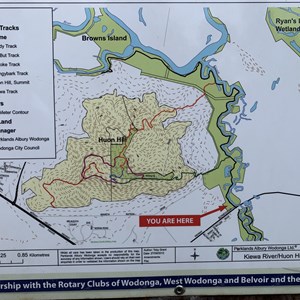 Murray Valley Hwy & Kiewa River Walking Track