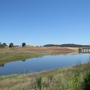 6 radial spillway gates