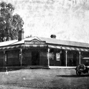 Hotel with Australia's youngest licensee - 1939. 