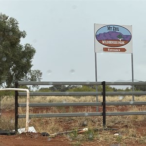 Turnoff to Mt Zeil Wilderness Park