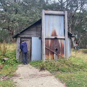 Millers Hut (1916/1987)