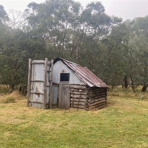 Moroka Hut (1946)