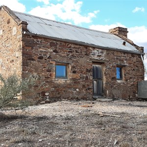 Tindelpina Hut