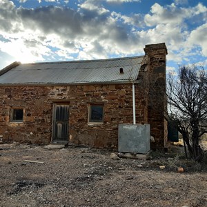 Tindelpina Hut