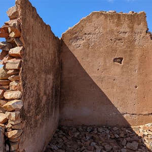 Ruin: Old Manunda Homestead