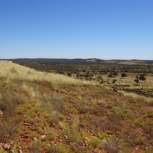 View west along and across Longs Range.  Northern arm is clearly visible a kilometre away