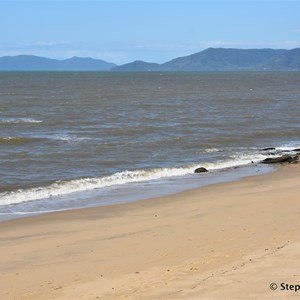 Holloways Beach