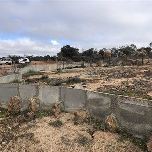Mount Roe Dam