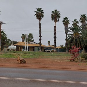 Auski Inland Motel