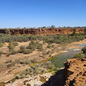 Wal-Arrie Pool